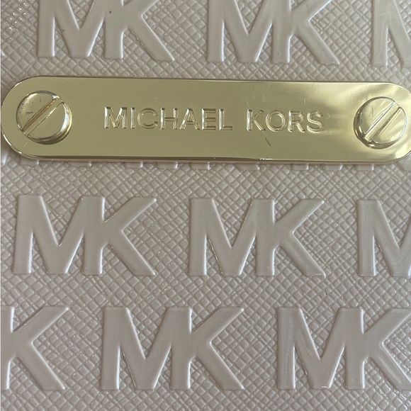 Michael Kors Jet Set Oyster Sm Carryall Tote W/ Allover Embossed 'MK' Signature - Picture 15 of 16